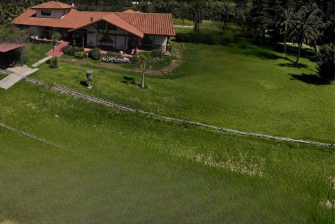 Casa con terreno de 23000 m2 en María Pinto