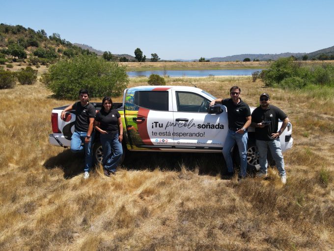 Camioneta y equipo Abitare